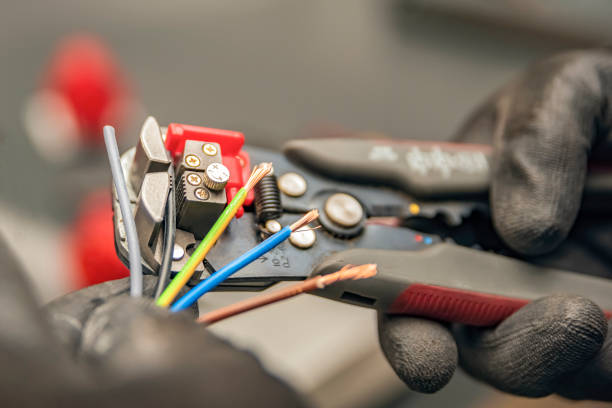 Best 24-Hour Electrician  in Ishpeng, MI